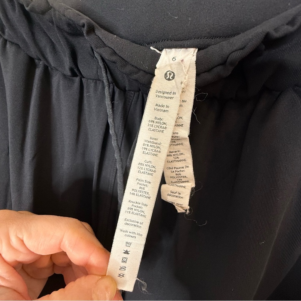 Lululemon Keep Moving Jogger in Black size 6 - Picture 8 of 9